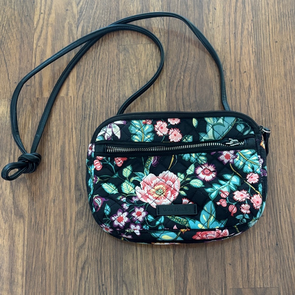 Vera Bradley RFID little crossbody bag- Vines floral pattern